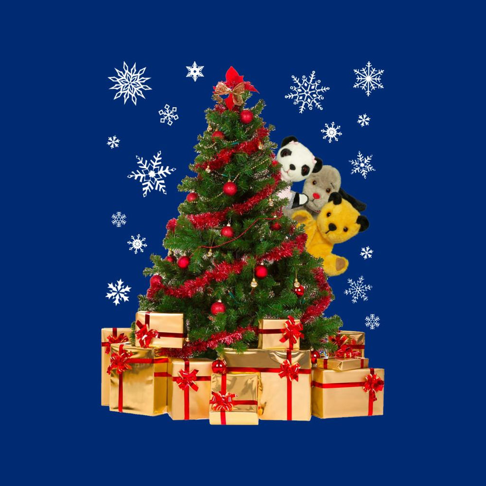 Sooty Christmas Characters Peeking Around Xmas Tree Men's T-Shirt-Sooty's Shop
