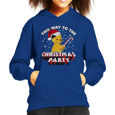 Sooty Christmas This Way To The Christmas Party Kid's Hooded Sweatshirt-Sooty's Shop